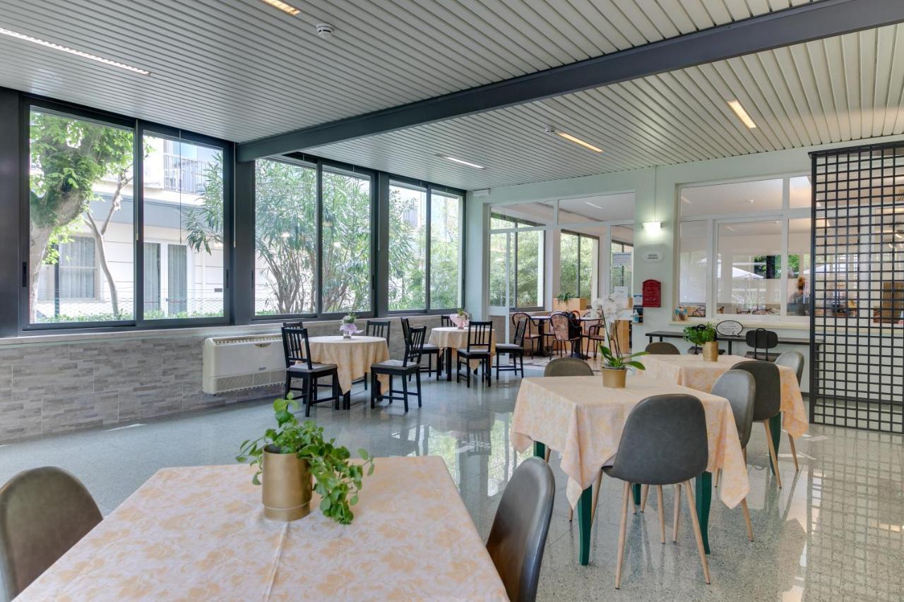 Hotel Villa Merope Rimini Exterior photo